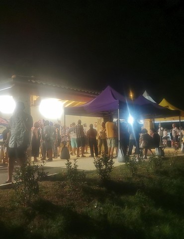 Repas campagnard et feu d'artifice