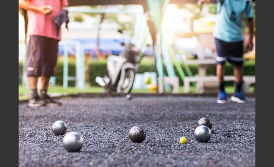 Concours de pétanque à Colombier-le-Jeune