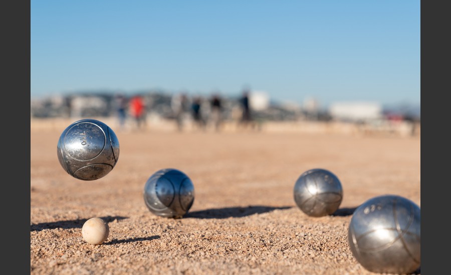 Concours de pétanque à Mauves