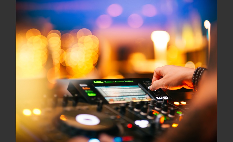 DJ set avec DJ Seb au Lounge