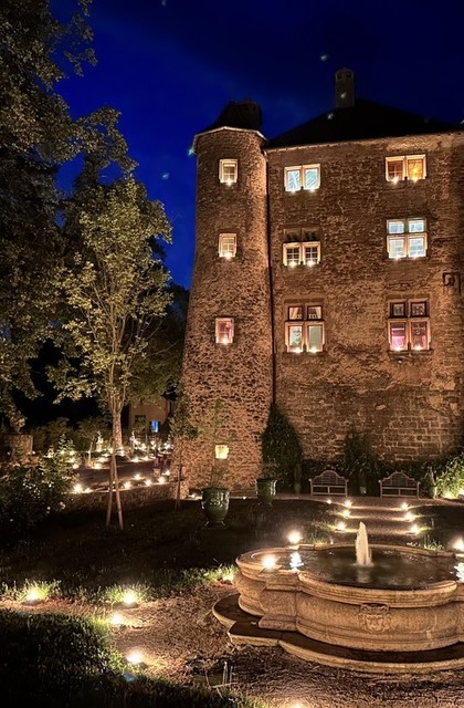 img-ultime-soiree-aux-chandelles-du-chateau-de-charmes-reportee-a-une-date-ulterieure