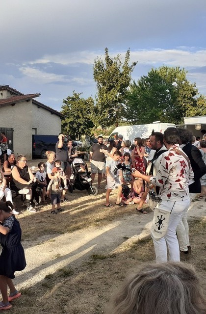 img-marche-nocturne-des-producteurs-et-artisans-locaux-lete-a-champos