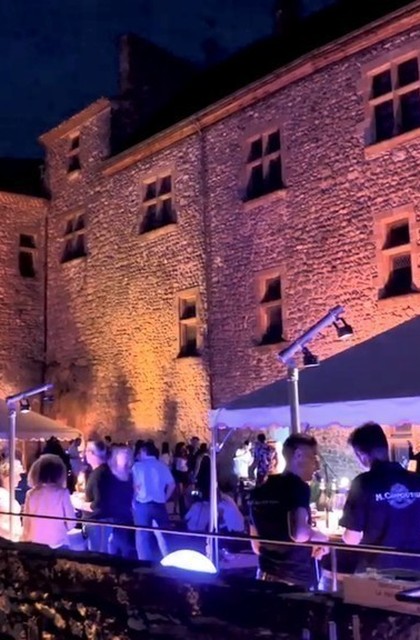 img-divin-clair-de-lune-sur-la-terrasse-nord-du-chateau-musee-de-tournon-sur-rhone-complet
