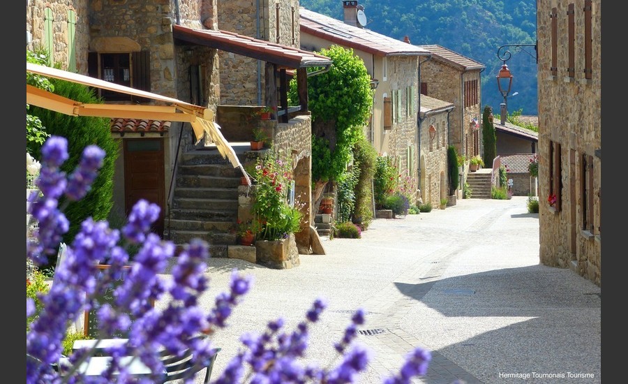 visite_village_boucieu