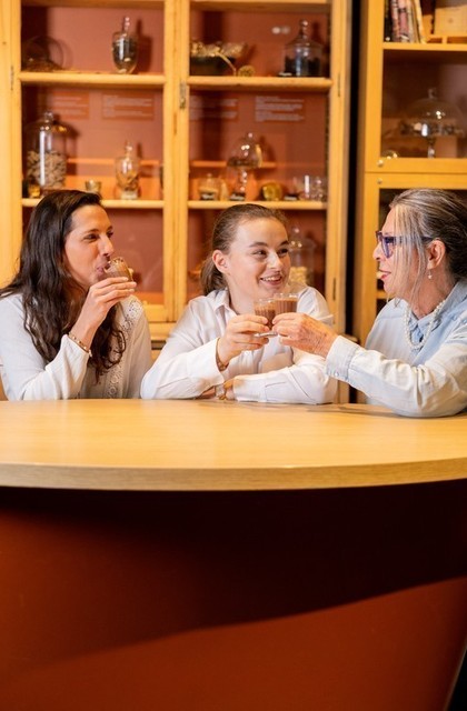 img-atelier-chocolat-chaud-noel-a-la-cite-du-chocolat-valrhona