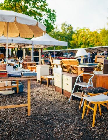 Brocante sur les quais du Rhône