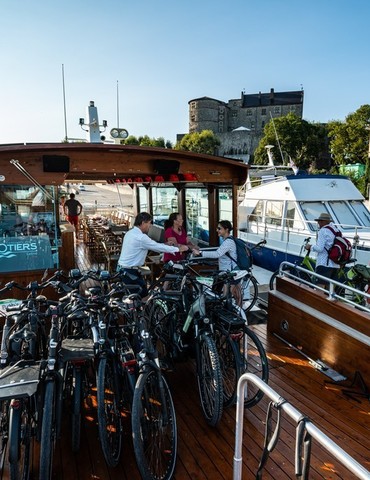 Croisière sur le Rhône "Bleu-vert-vapeur"avec Les Canotiers : Bateau - vélo - Train à vapeur.