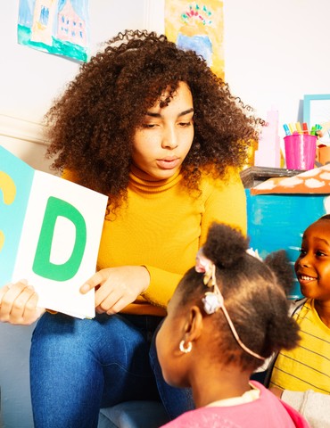 Comptines et histoire signées - Le mois des familles