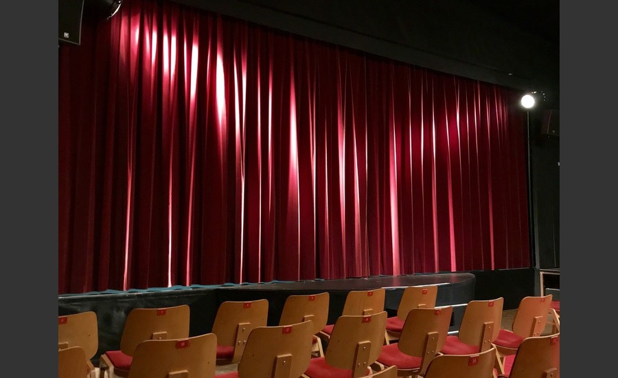 spectacle de théâtre forum : "Des idées noires"._Saint-Donat-sur-l'Herbasse