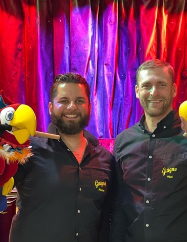 Guignol Rhône Alpes et Rio le majestueux perroquet