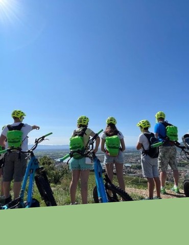 Balade en trott électrique tout terrain dans les vignobles - Terre de Syrah