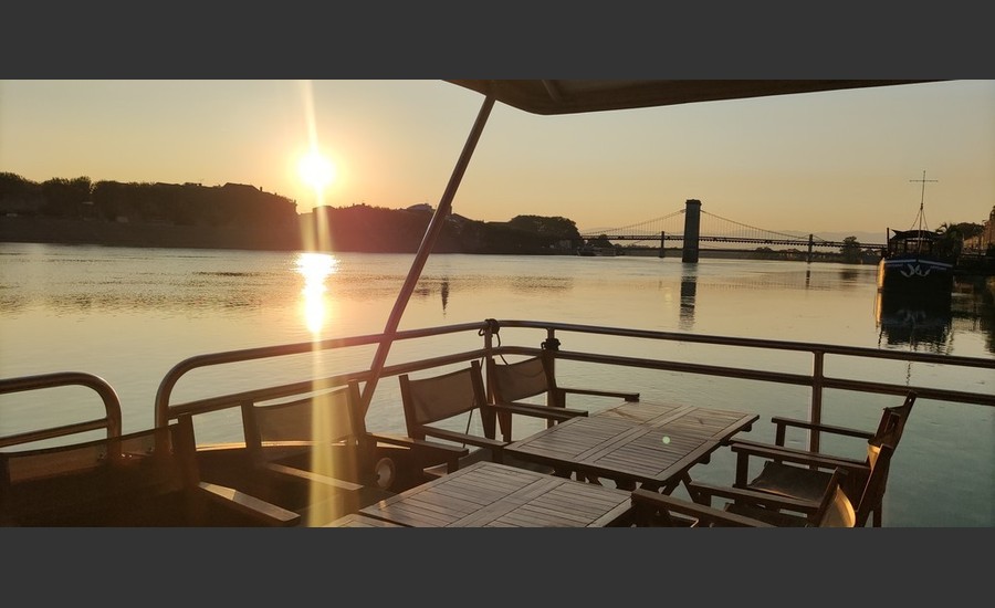 Sunset tour - Apéro sur l'eau avec Les Canotiers_Tournon-sur-Rhône